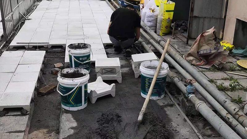 卫生间防水施工流程解析：从基层处理到验收标准